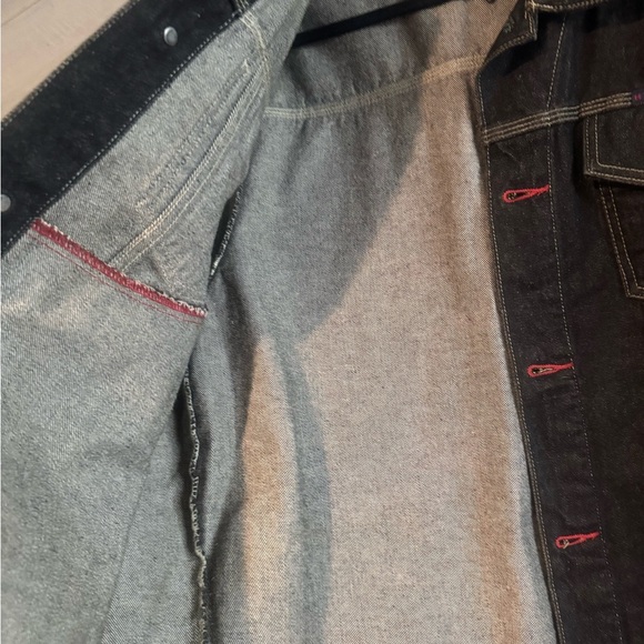 Tommy Hilfiger Black Denim Jacket with Red Accents - Picture 5 of 11